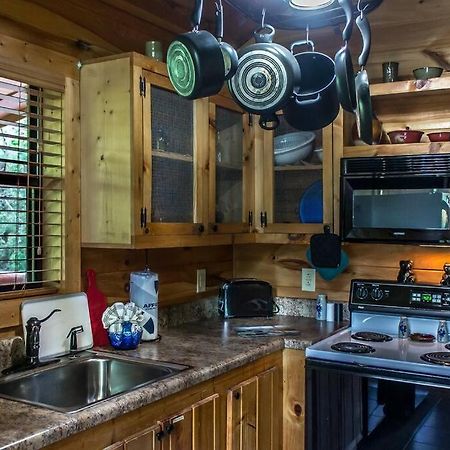 Holly Tree Hideaway - Semi Secluded Mtn Setting Villa Sevierville Exterior foto