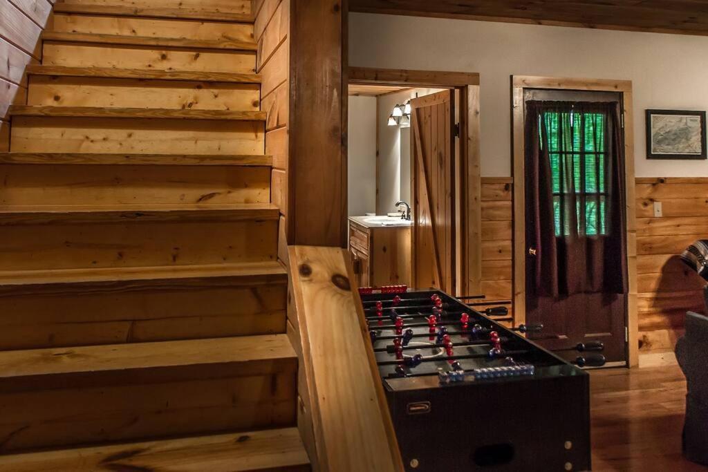 Holly Tree Hideaway - Semi Secluded Mtn Setting Villa Sevierville Exterior foto