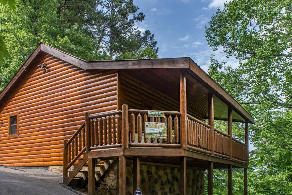 Holly Tree Hideaway - Semi Secluded Mtn Setting Villa Sevierville Exterior foto
