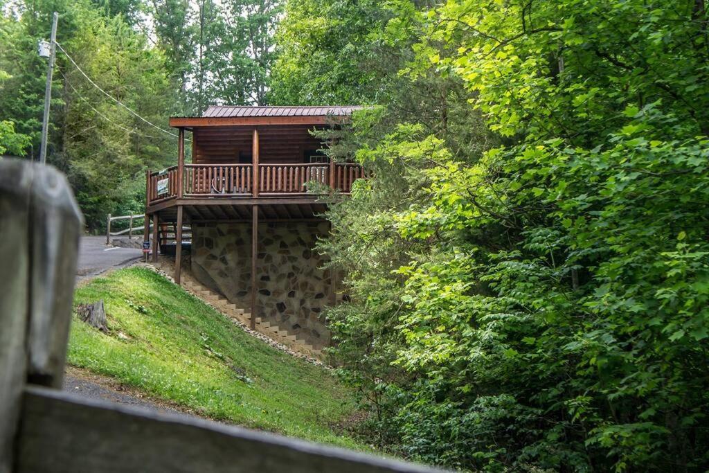 Holly Tree Hideaway - Semi Secluded Mtn Setting Villa Sevierville Exterior foto